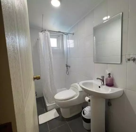 پانسیون Hostal Reymer Patagonia
