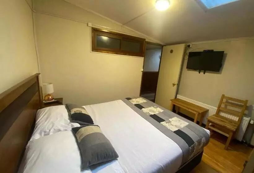 پانسیون Hostal Reymer Patagonia