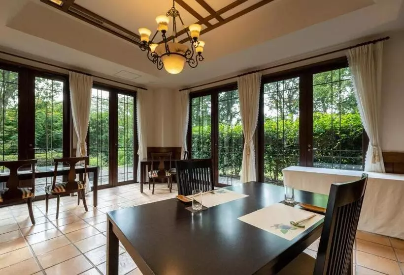 Lomakeskus 伊豆高原温泉ホテル 森の泉