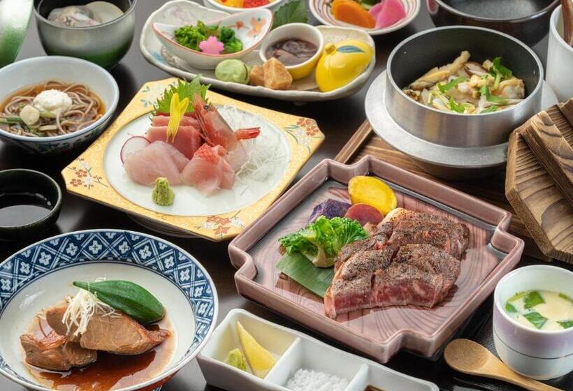 リゾートホテル 伊豆高原温泉ホテル 森の泉