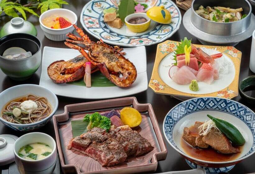 リゾートホテル 伊豆高原温泉ホテル 森の泉