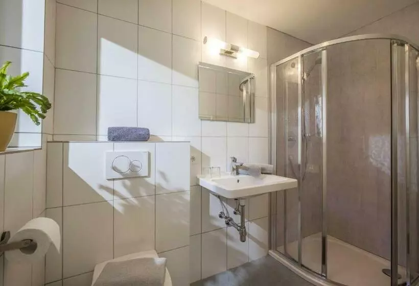 تختخواب و صبحانه Frühstückspension Sport Mayr