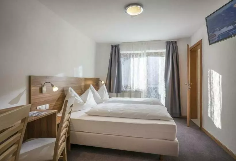 تختخواب و صبحانه Frühstückspension Sport Mayr