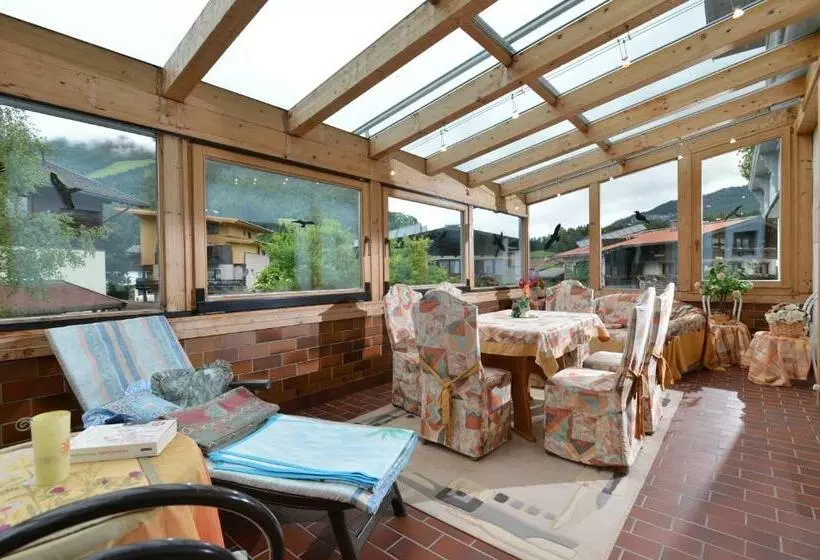 تختخواب و صبحانه Frühstückspension Sport Mayr