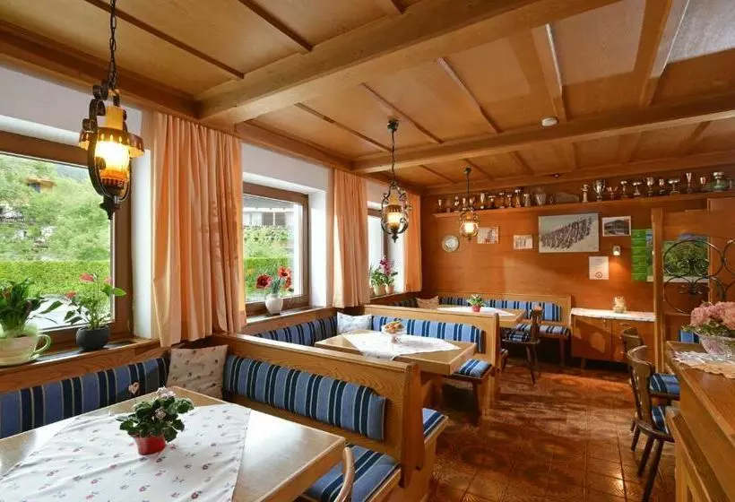 تختخواب و صبحانه Frühstückspension Sport Mayr