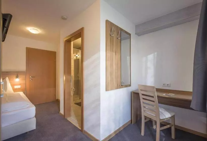 تختخواب و صبحانه Frühstückspension Sport Mayr