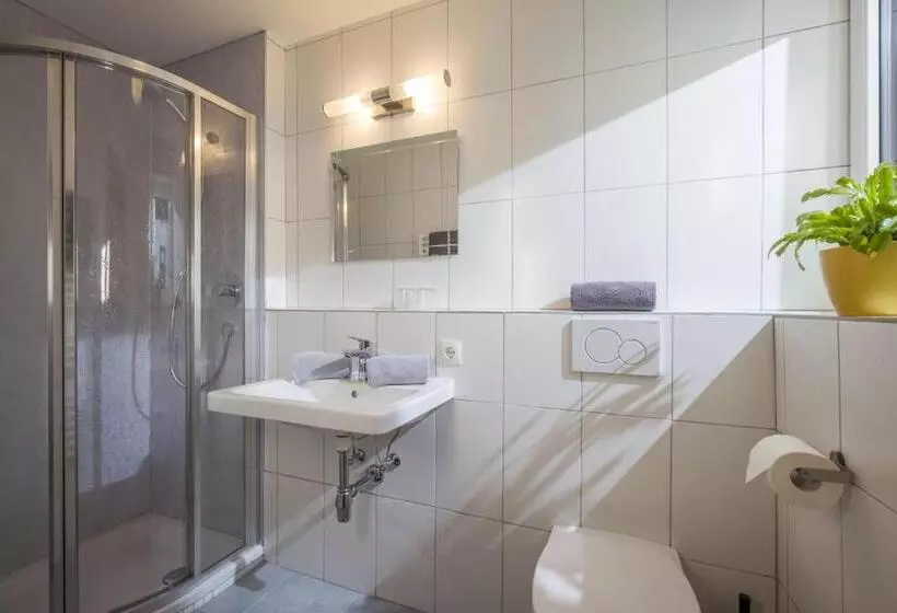 تختخواب و صبحانه Frühstückspension Sport Mayr