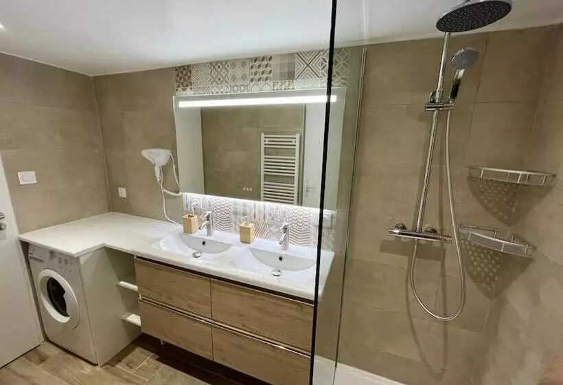 Duplex Centre Ville   50m De La Plage   Clim   Garage   Netflix