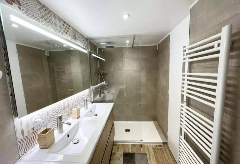 Duplex Centre Ville   50m De La Plage   Clim   Garage   Netflix