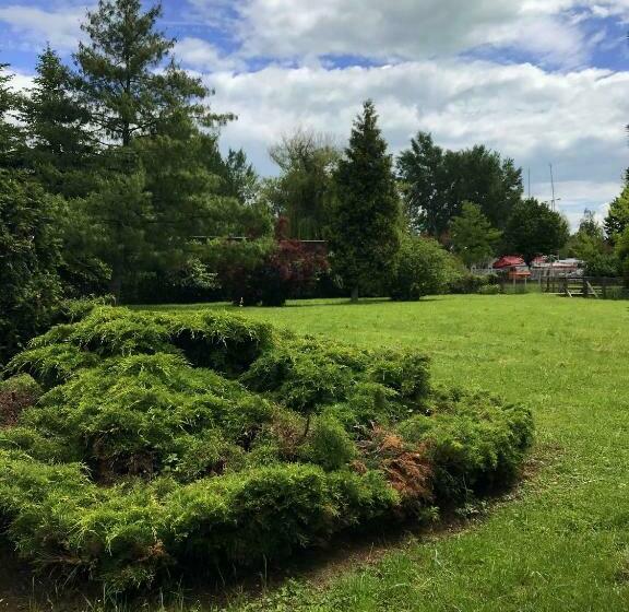 모텔 Fűz Apartman