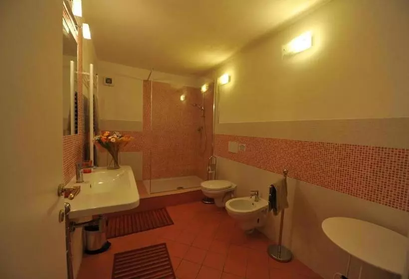 هتل Agriturismo La Tuffatrice
