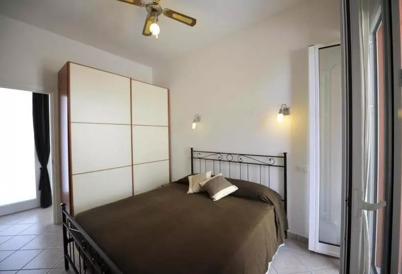 هتل Agriturismo La Tuffatrice