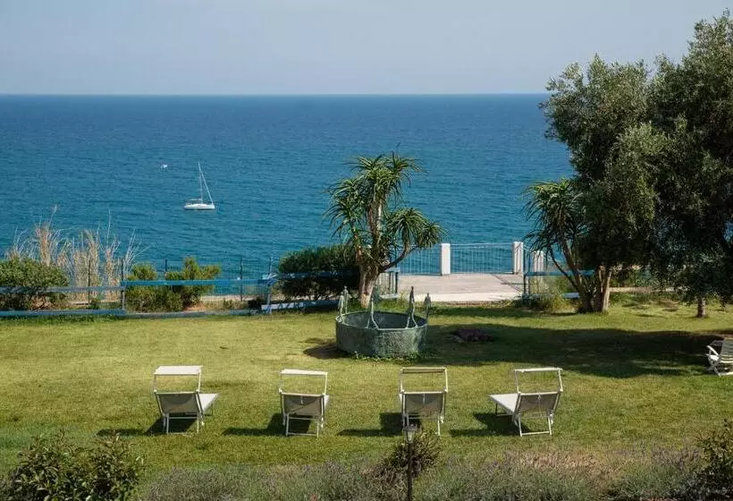 هتل Agriturismo La Tuffatrice