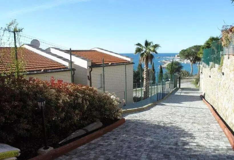 هتل Agriturismo La Tuffatrice