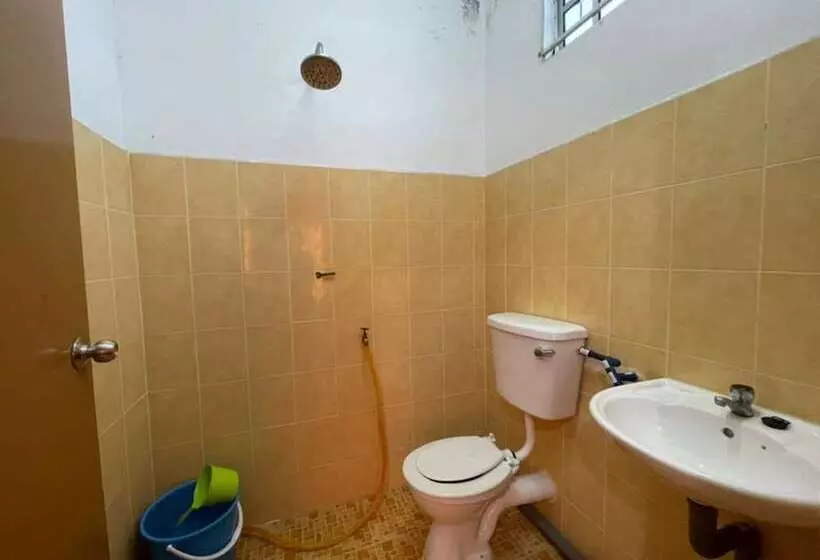 ホテル Oyo 90424 Embun Homestay