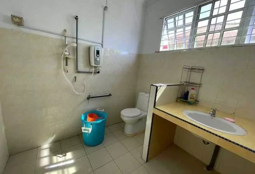 ホテル Oyo 90424 Embun Homestay