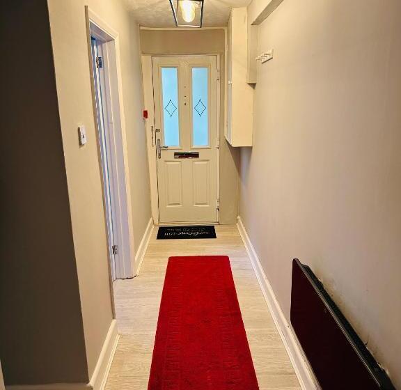 Central Brighton   1 Bedroom Apartment, Sleeps 4