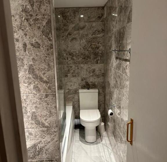 Central Brighton   1 Bedroom Apartment, Sleeps 4