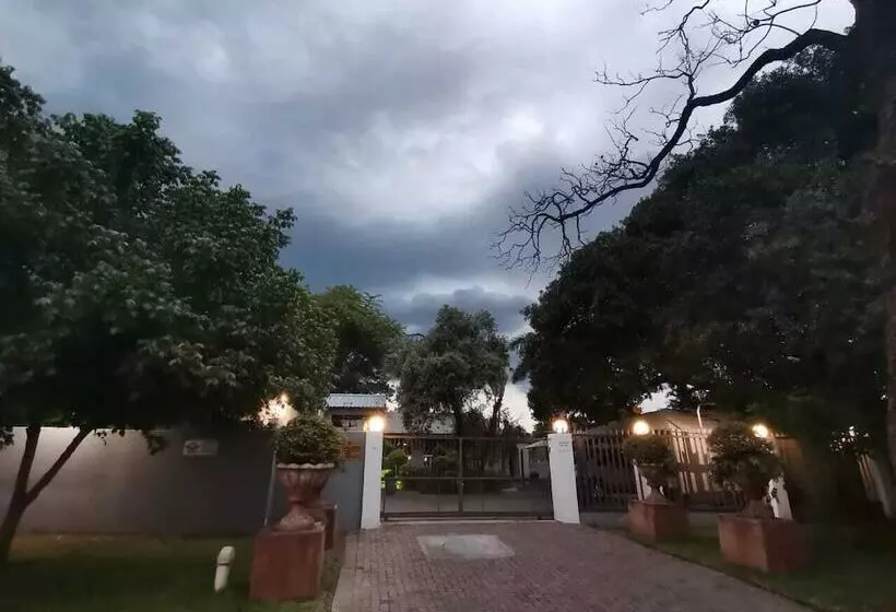 Majatalo Bono Luxury Guesthouse