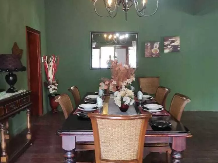 Majatalo Bono Luxury Guesthouse