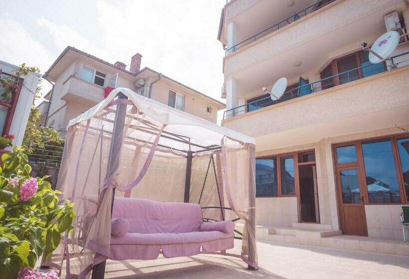 פנסיון Dream House