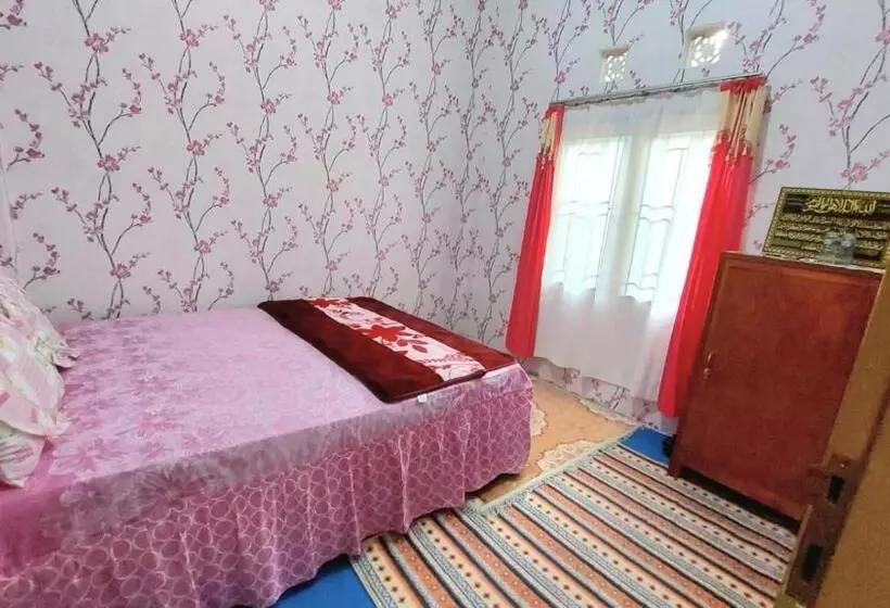 Majatalo Penginapan Syariah Dhifa Indonesian Only