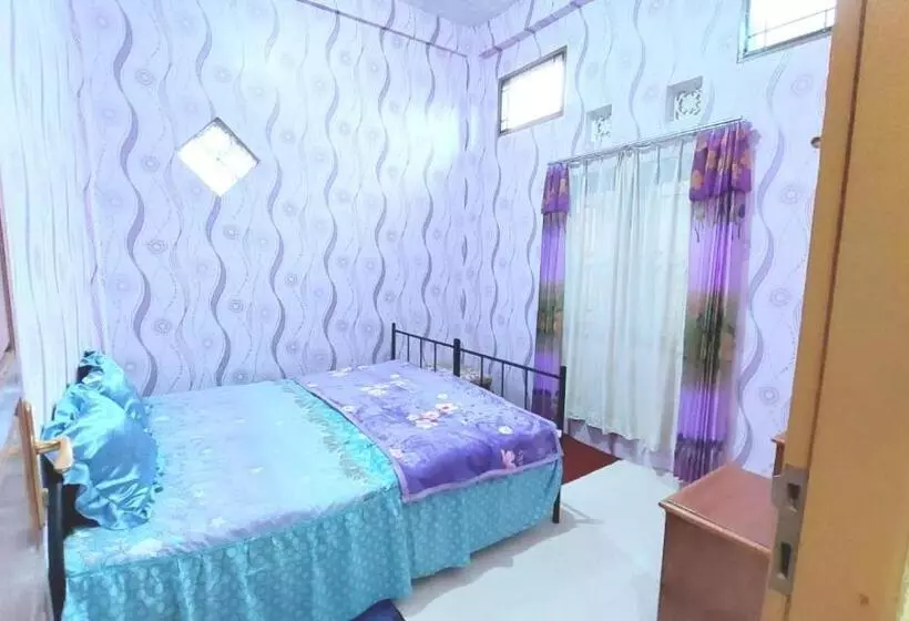 Majatalo Penginapan Syariah Dhifa Indonesian Only