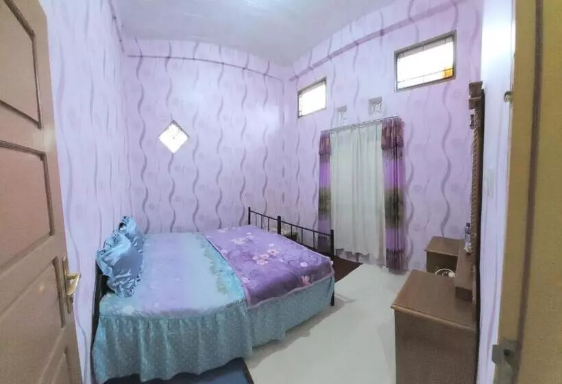 Majatalo Penginapan Syariah Dhifa Indonesian Only