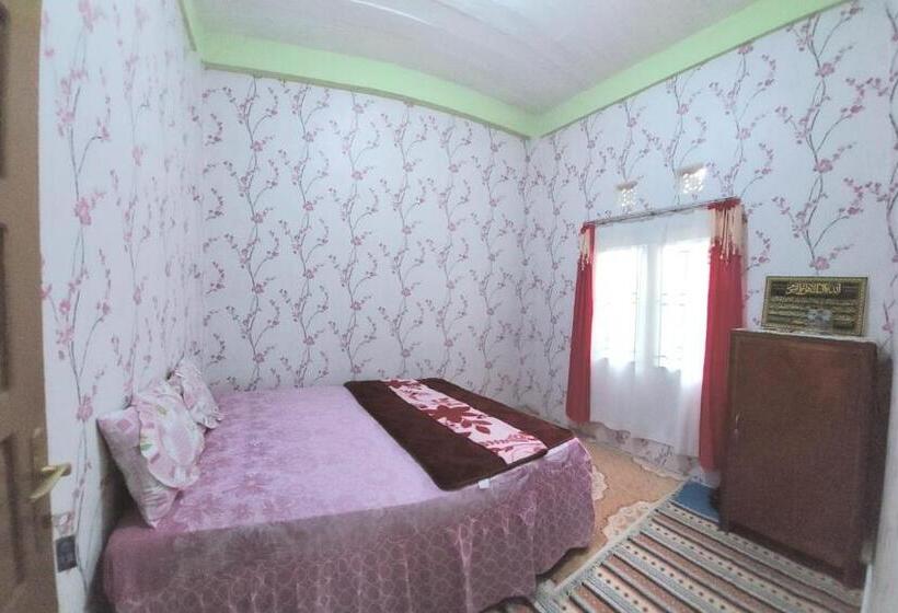 פנסיון Penginapan Syariah Dhifa Indonesian Only