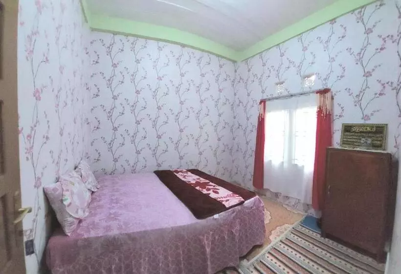 Majatalo Penginapan Syariah Dhifa Indonesian Only