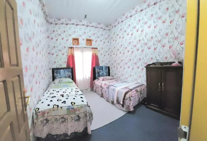 Majatalo Penginapan Syariah Dhifa Indonesian Only