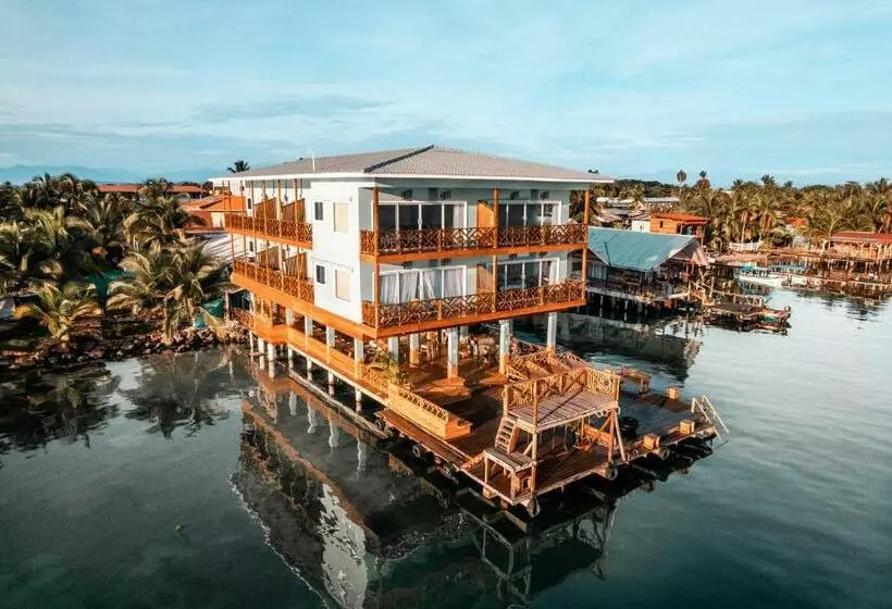هاستل Bambuda Bocas Town