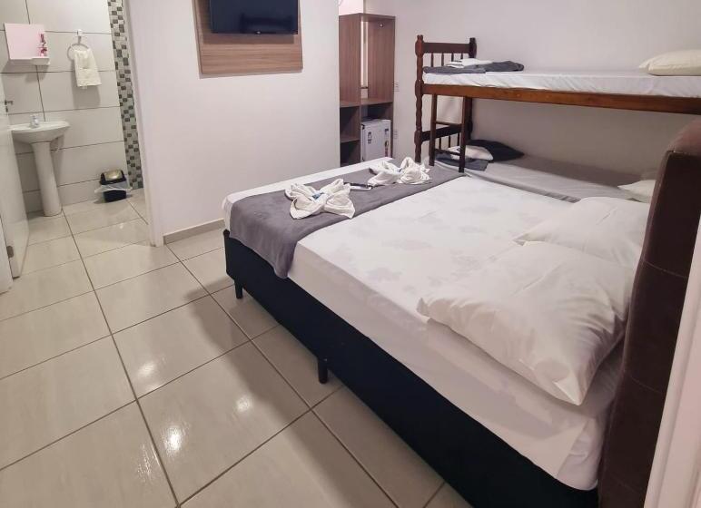 هاستل Pousada Safari