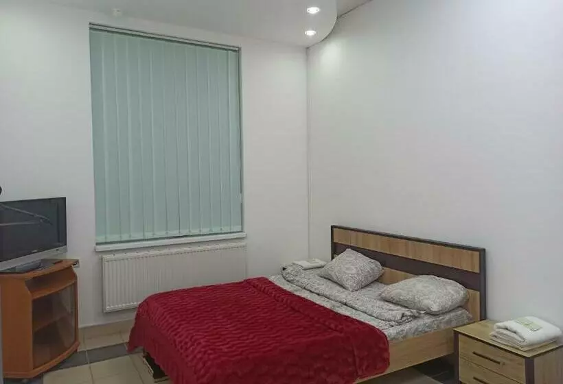 هاستل старий дворик,кімнати біля жд вокзалу