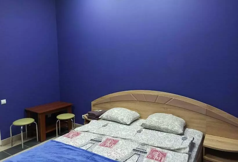 هاستل старий дворик,кімнати біля жд вокзалу