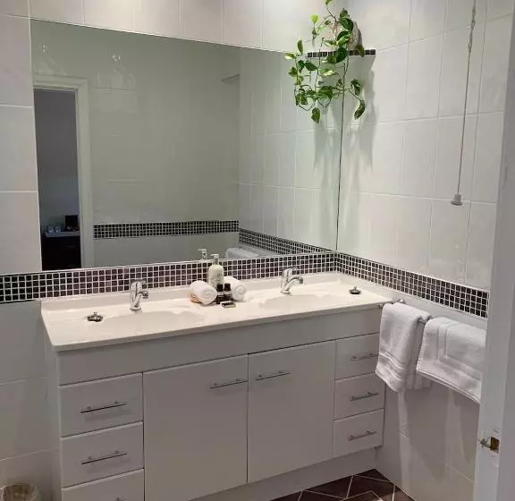 ベッドアンドブレックファースト Avon Terrace Guest House