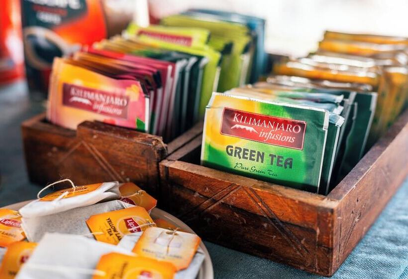 Canary Nungwi Hotel & Restaurant