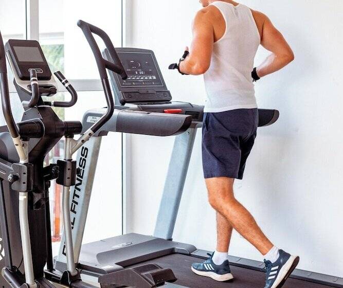 Canary Nungwi Hotel & Restaurant