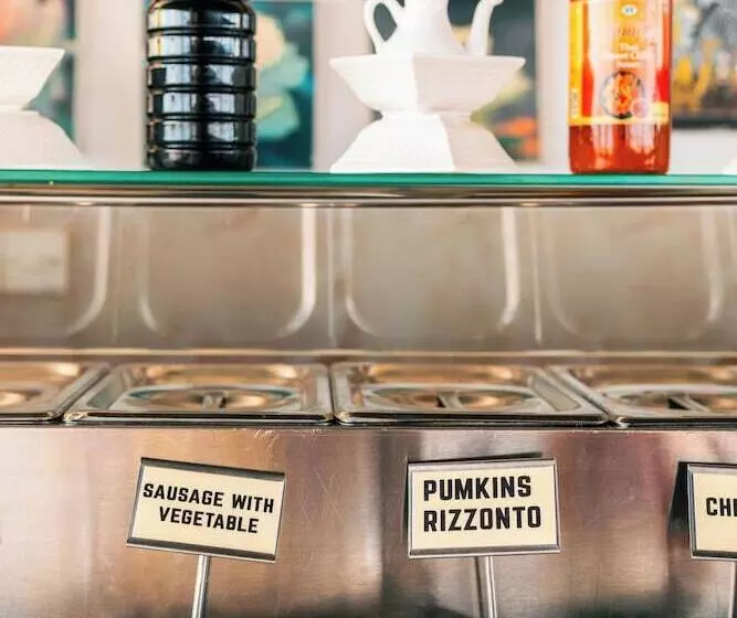 Canary Nungwi Hotel & Restaurant