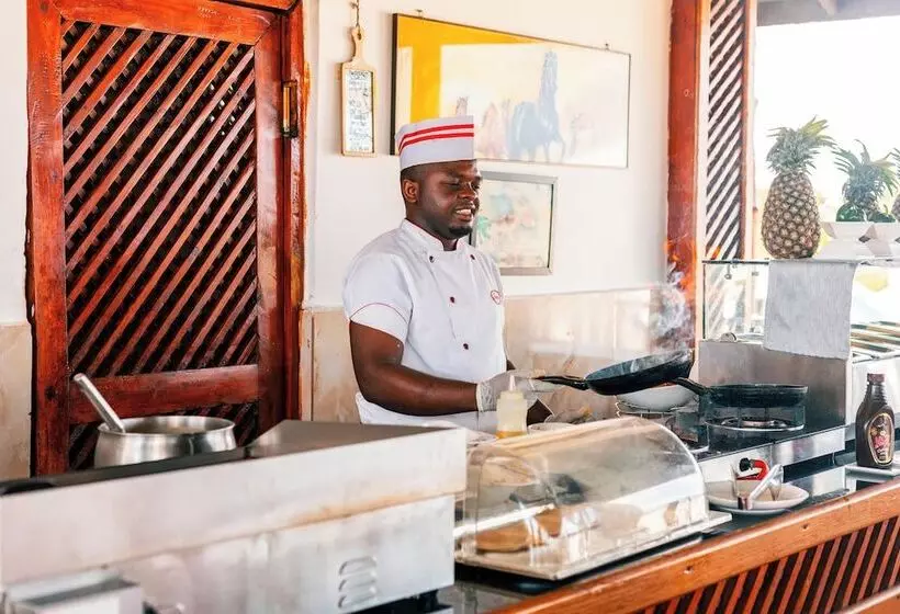 Canary Nungwi Hotel & Restaurant