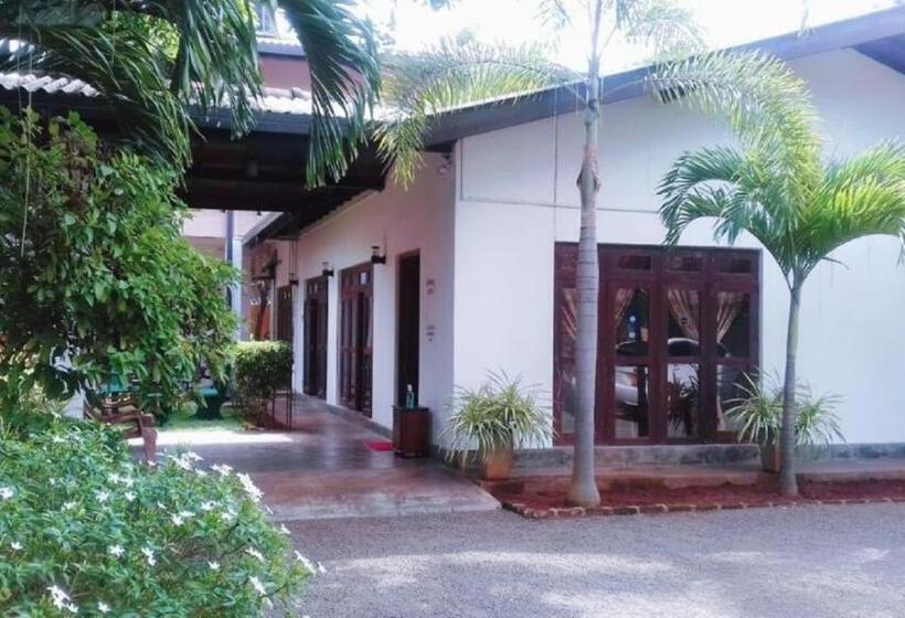 فندق Villa Delorenta