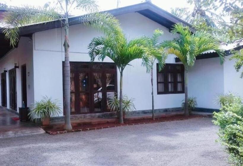 فندق Villa Delorenta