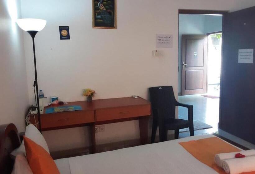 فندق Villa Delorenta