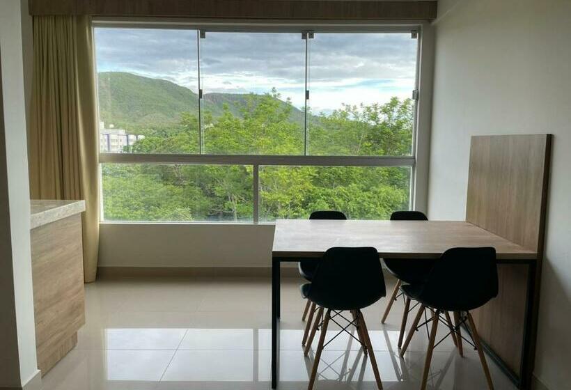 Park Veredas, Rio Quente , Com Vista Para A Montanha