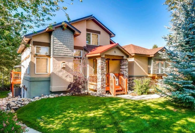 Cascades Townhomes By Steamboat Resorts