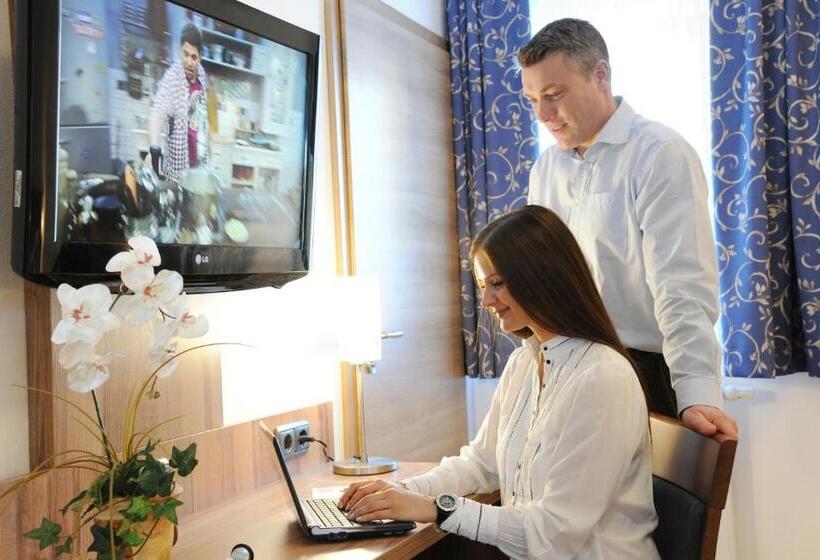 בית מלון כפרי Christl