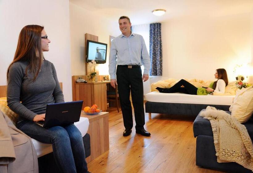 בית מלון כפרי Christl