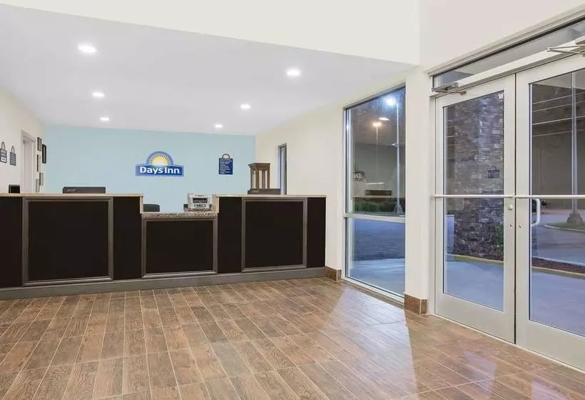 בית מלון כפרי Days Inn by Wyndham Perry Near Fairgrounds