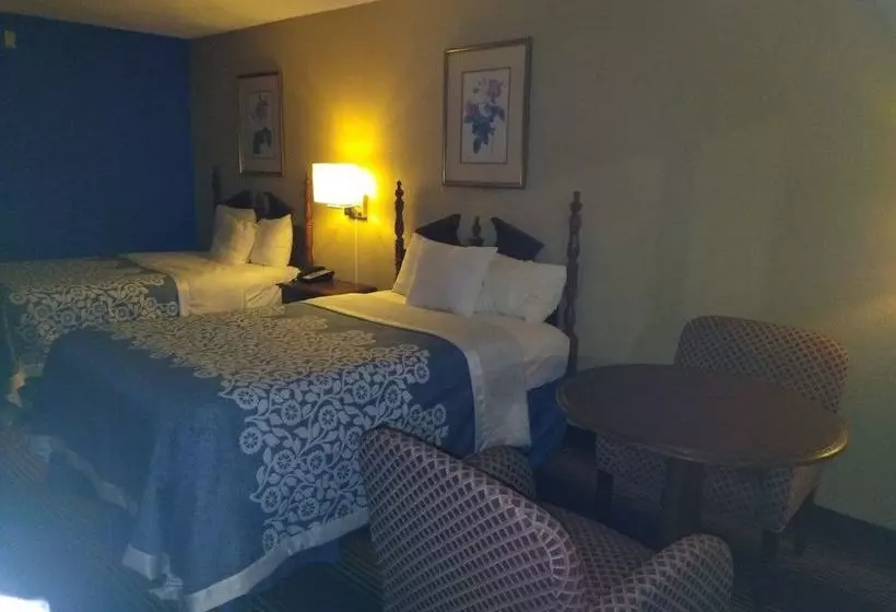 בית מלון כפרי Days Inn by Wyndham Perry Near Fairgrounds