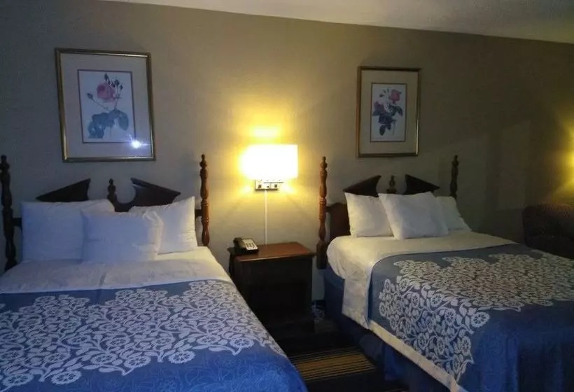 בית מלון כפרי Days Inn by Wyndham Perry Near Fairgrounds